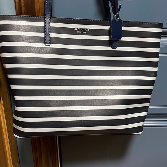 Kate Spade purse - Picture 1 of 7